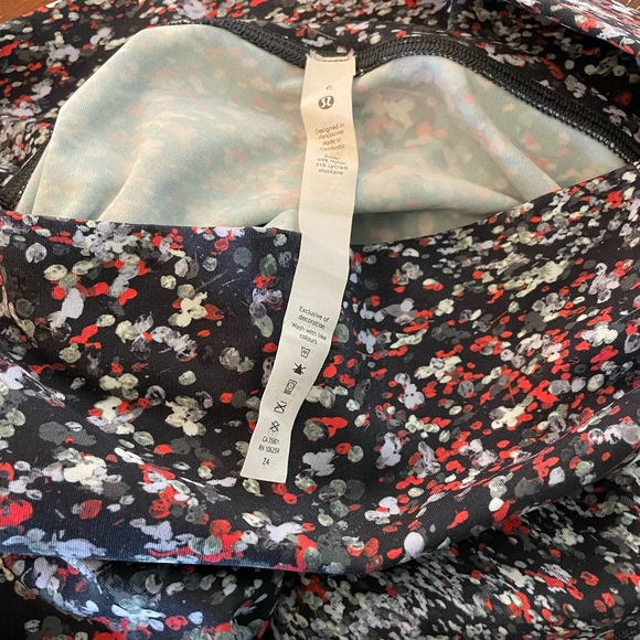 Lululemon Capri size 6 - Picture 3 of 6